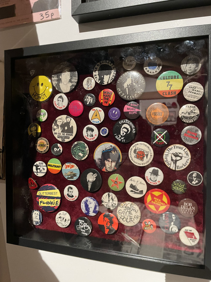 badges